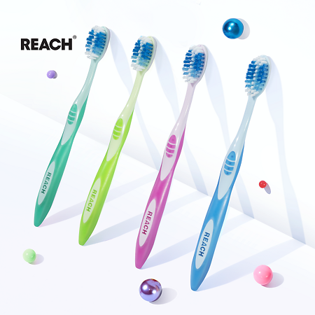 Зубная щетка Рич (Reach) Stay White Белизна средней жесткости 1 шт
